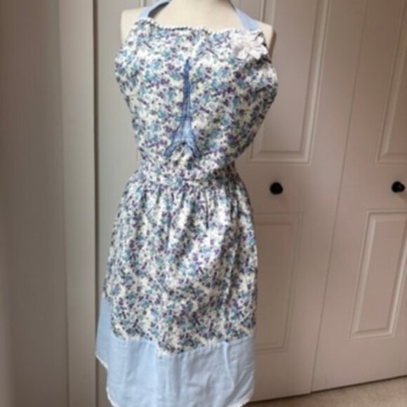 Sur La Table floral Eiffel Tower apron - Picture 5 of 11